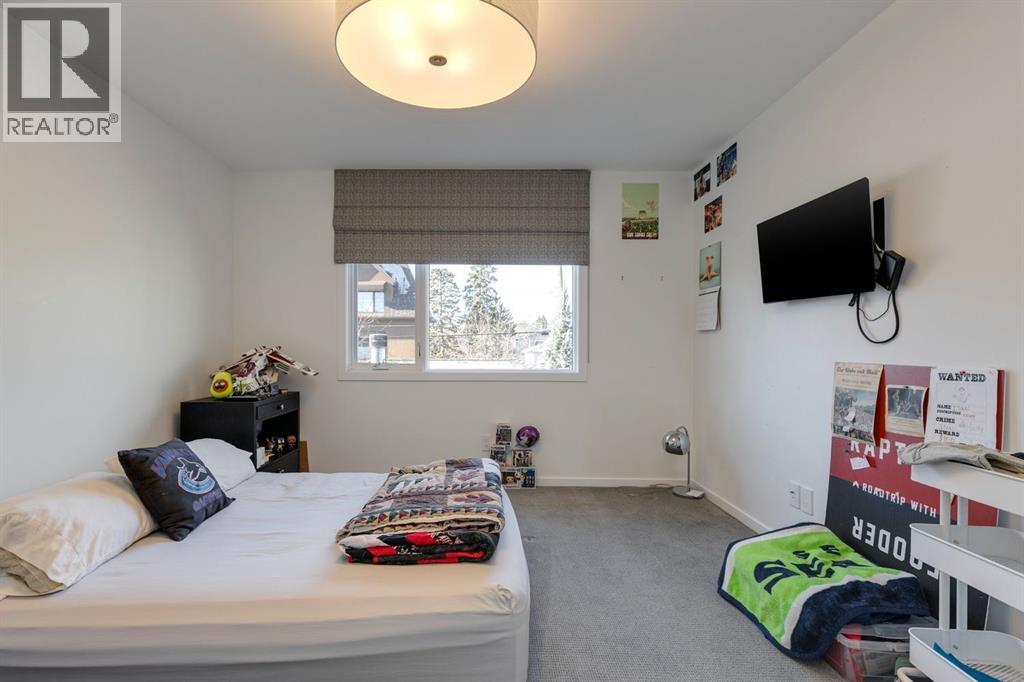 Single Family House for Sale in   Street NW Hillhurst Calgary 