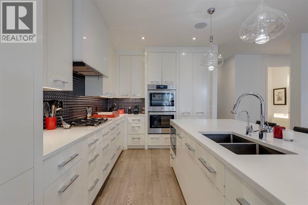 Single Family House for Sale in   Street NW Hillhurst Calgary 