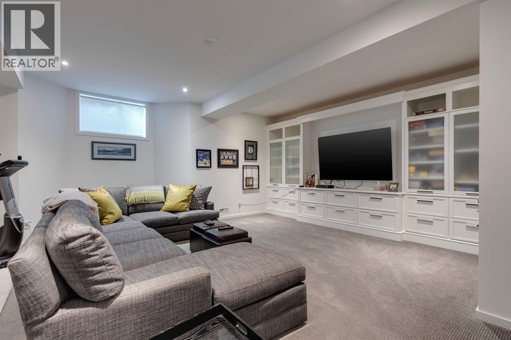 Single Family House for Sale in   Street NW Hillhurst Calgary 