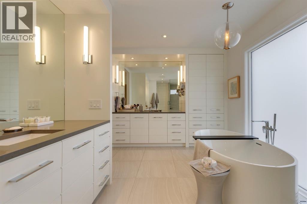 Single Family House for Sale in   Street NW Hillhurst Calgary 