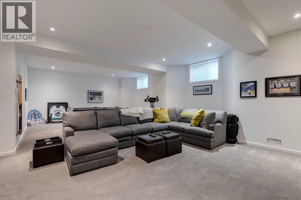 Single Family House for Sale in   Street NW Hillhurst Calgary 