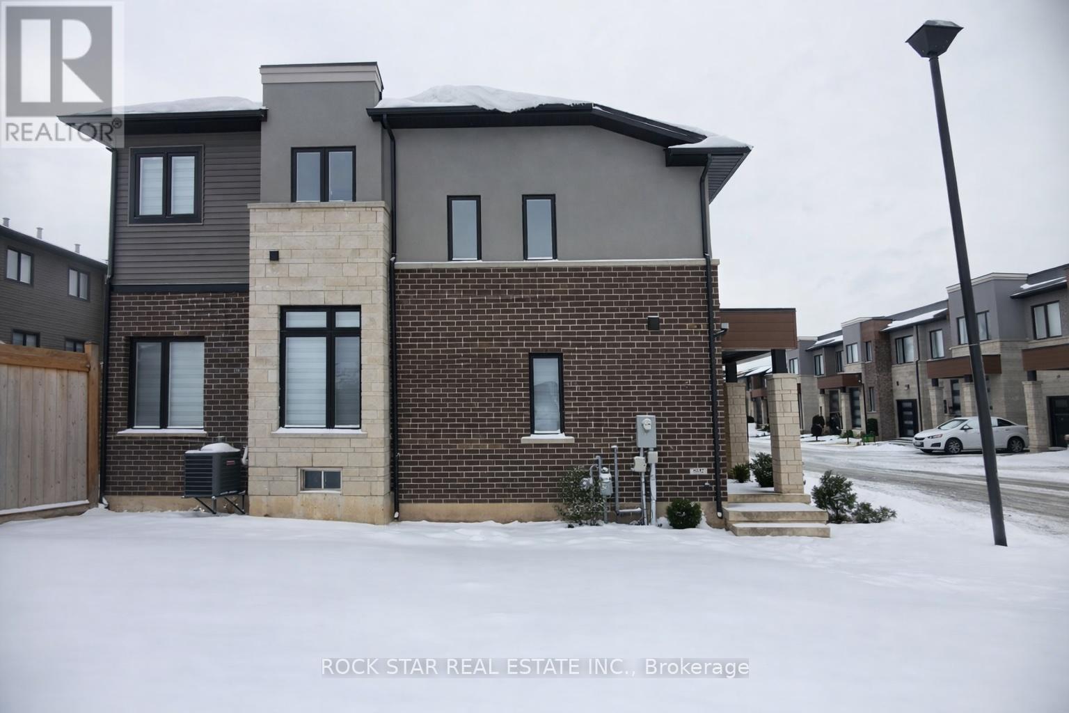 Single Family House for Sale in  SOUTHAM LANE Hamilton (Mountview) 