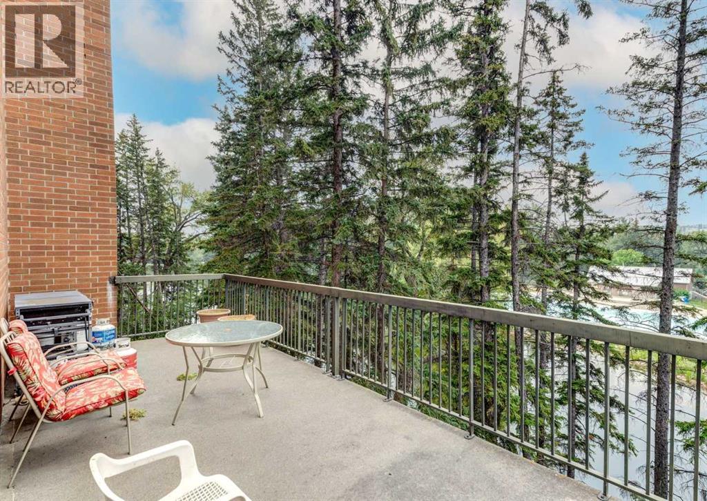 Single Family House for Sale in    Avenue NW Bowness Calgary 