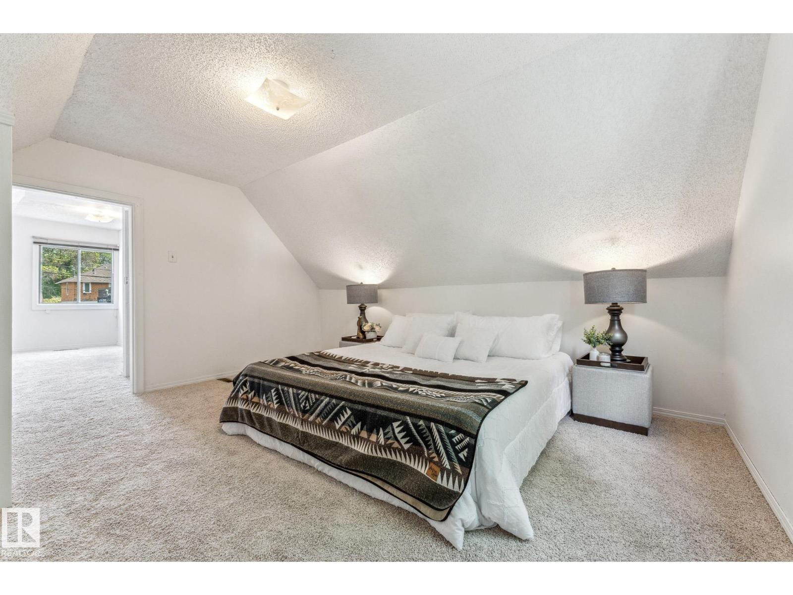 11211 93 ST NW, Edmonton