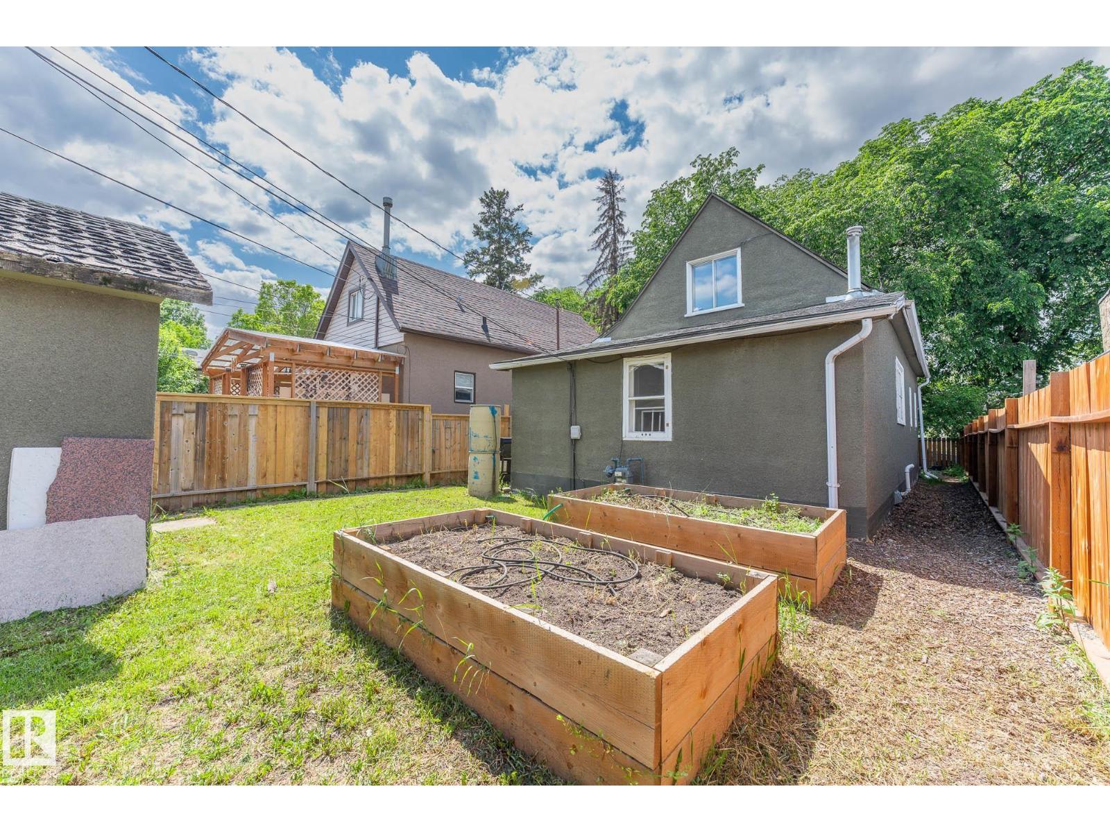 11211 93 ST NW, Edmonton