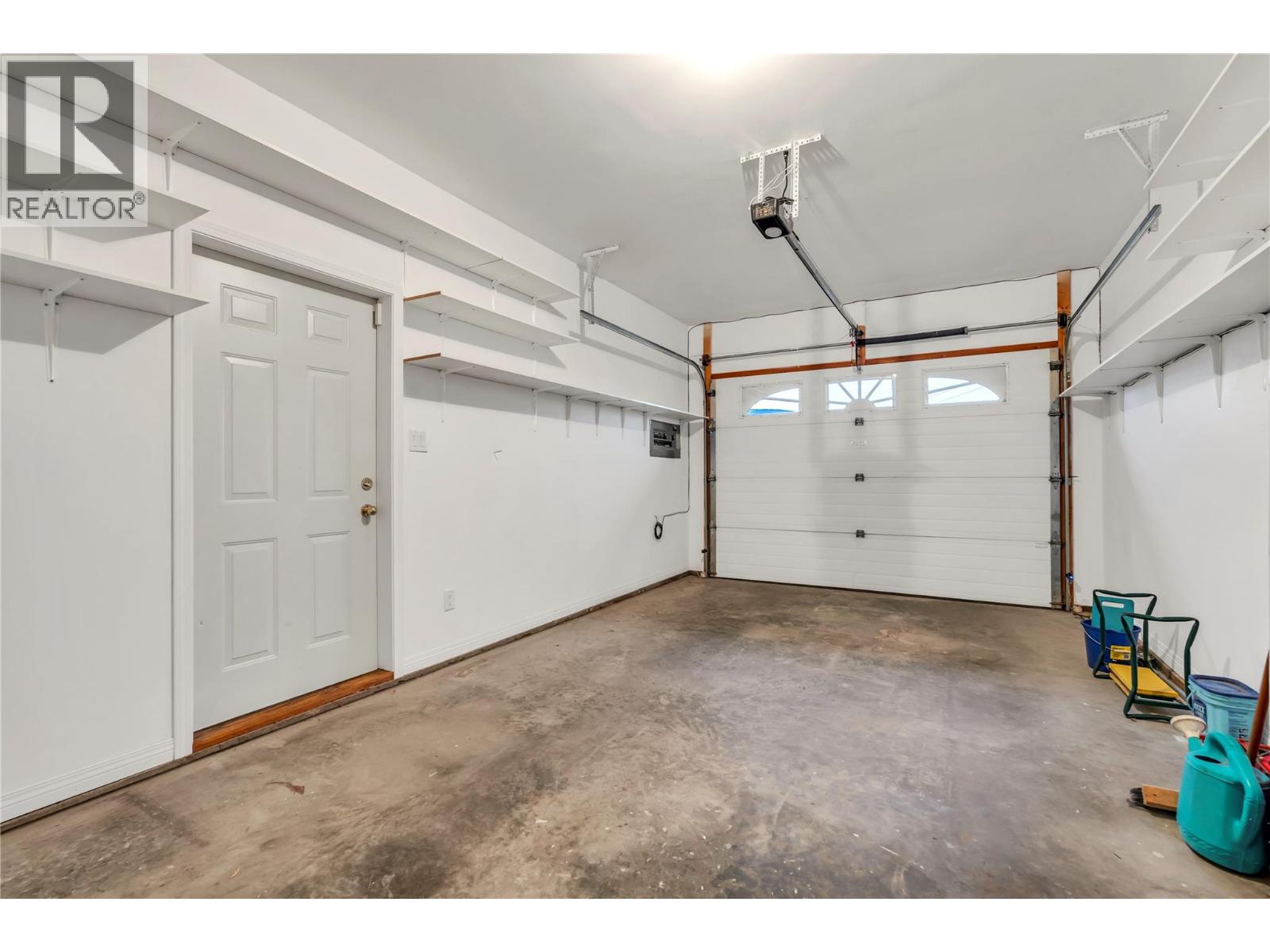 6108 Saint Martin Place, Oliver