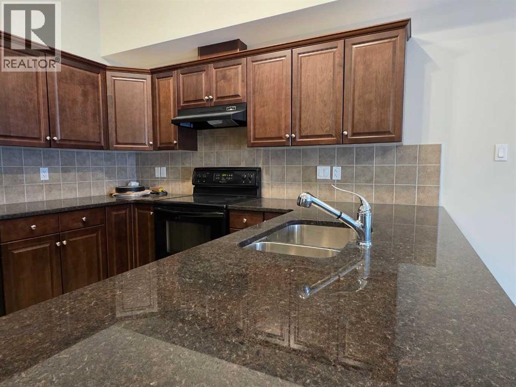 Single Family House for Sale in    Avenue SE Connaught Medicine Hat 