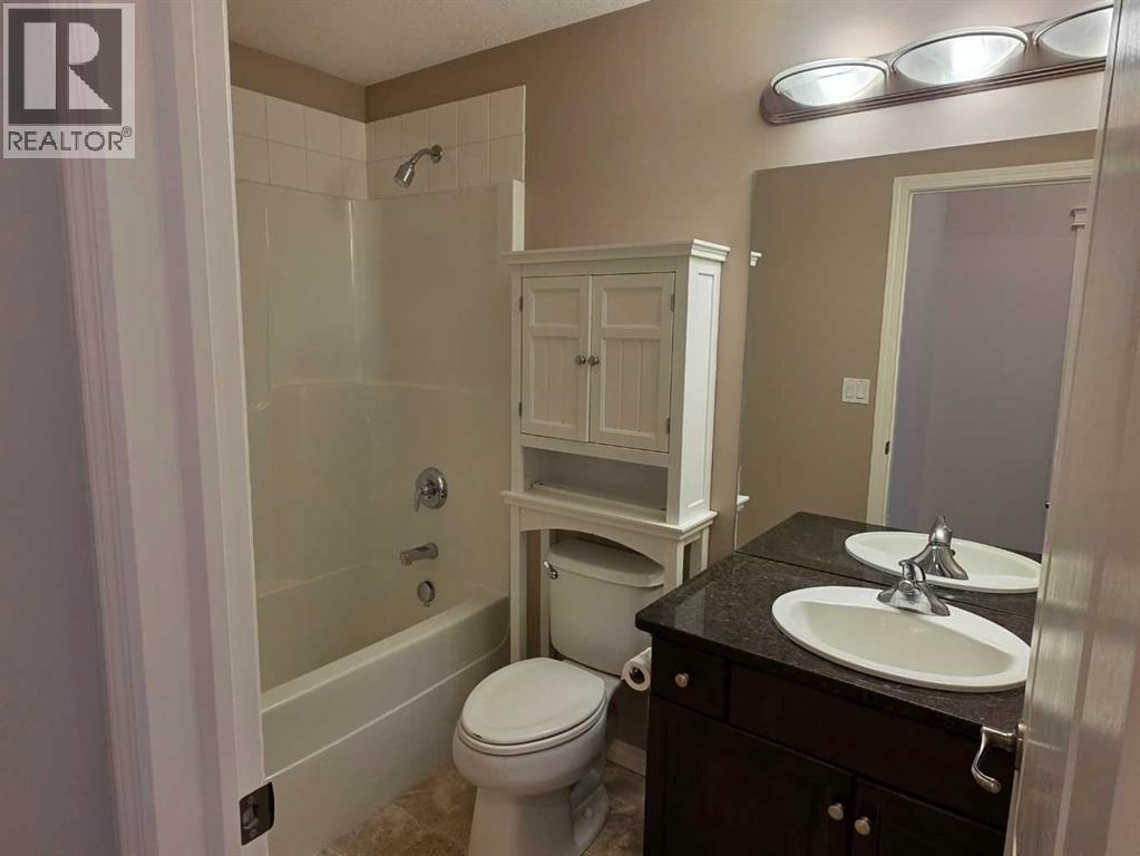 Single Family House for Sale in    Avenue SE Connaught Medicine Hat 