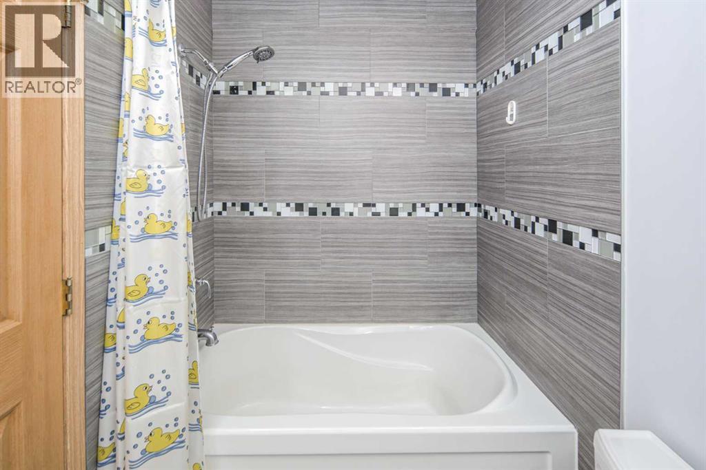 311 Coventry Circle NE, Calgary, Alberta