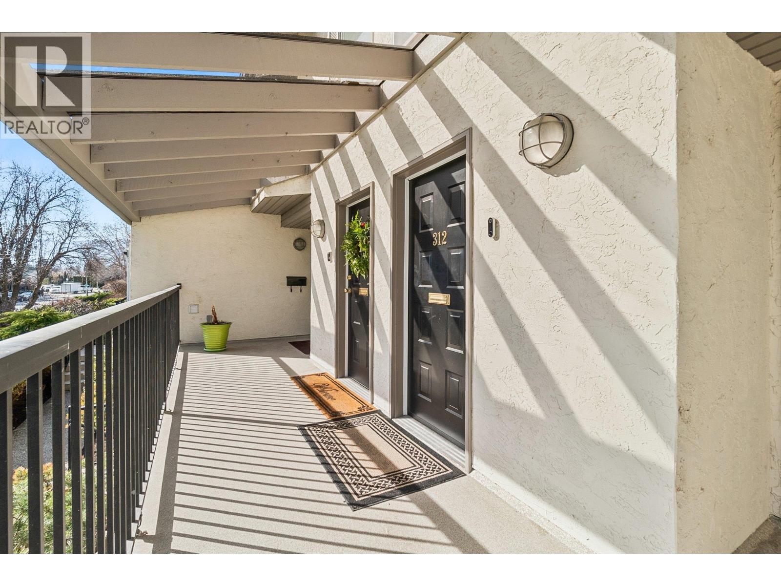 312 2900 Abbott Street, Kelowna