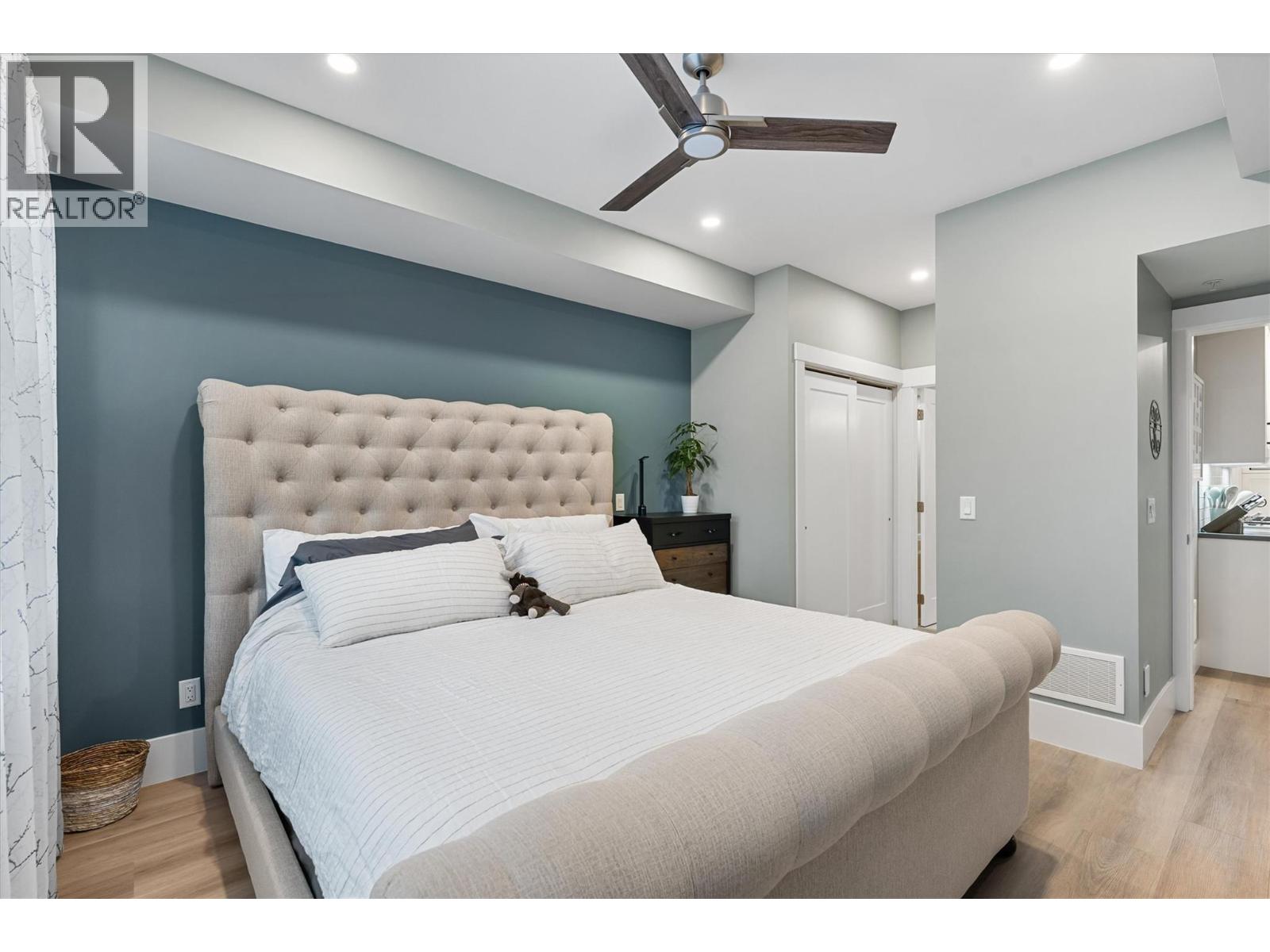 220 4000 REDSTONE Crescent, Peachland