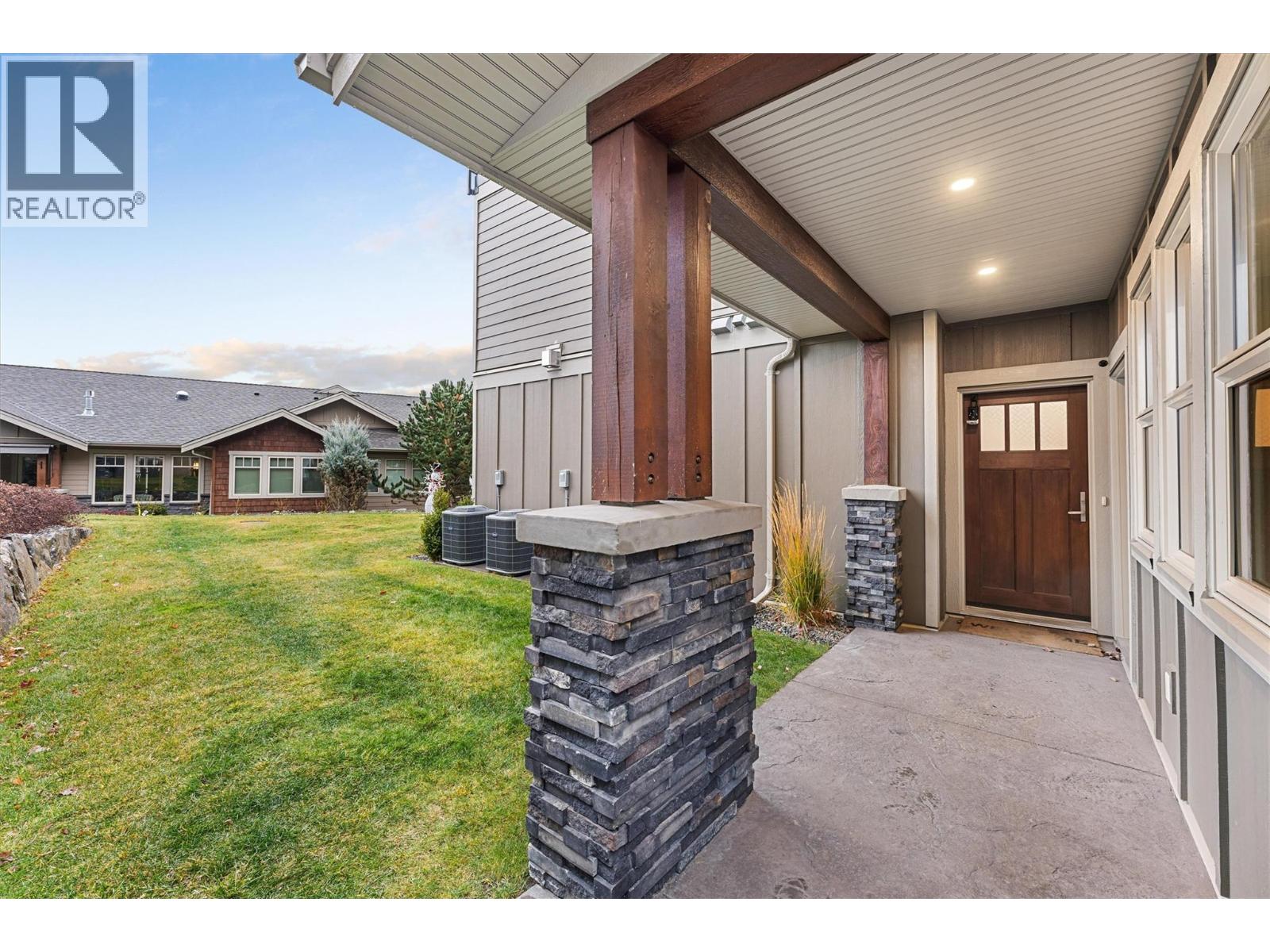 220 4000 REDSTONE Crescent, Peachland