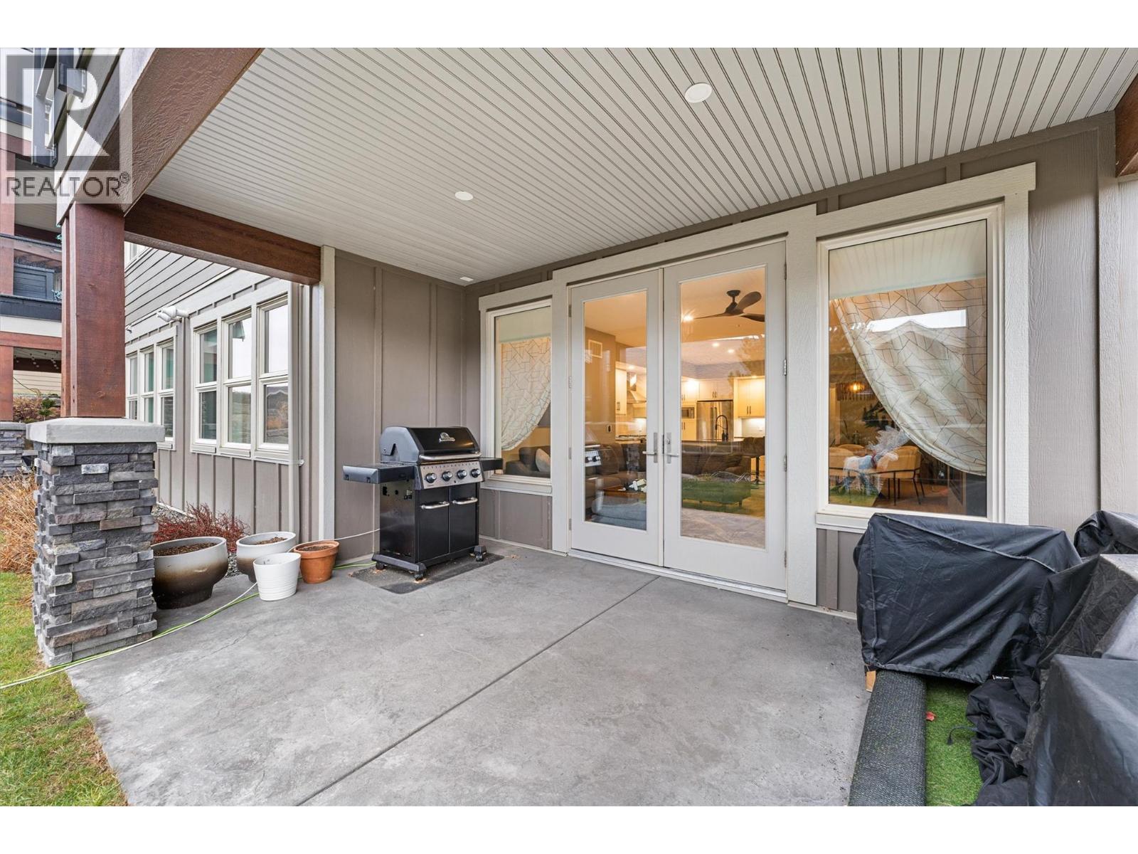 220 4000 REDSTONE Crescent, Peachland