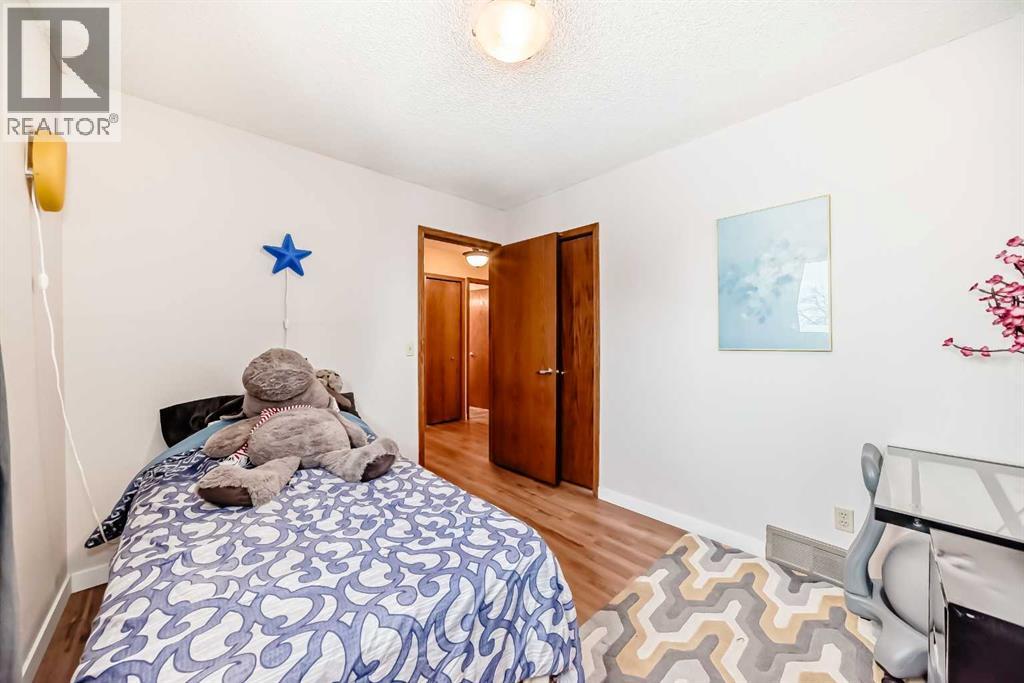 Single Family House for Sale in  Mchugh Place NE Mayland Heights Calgary 