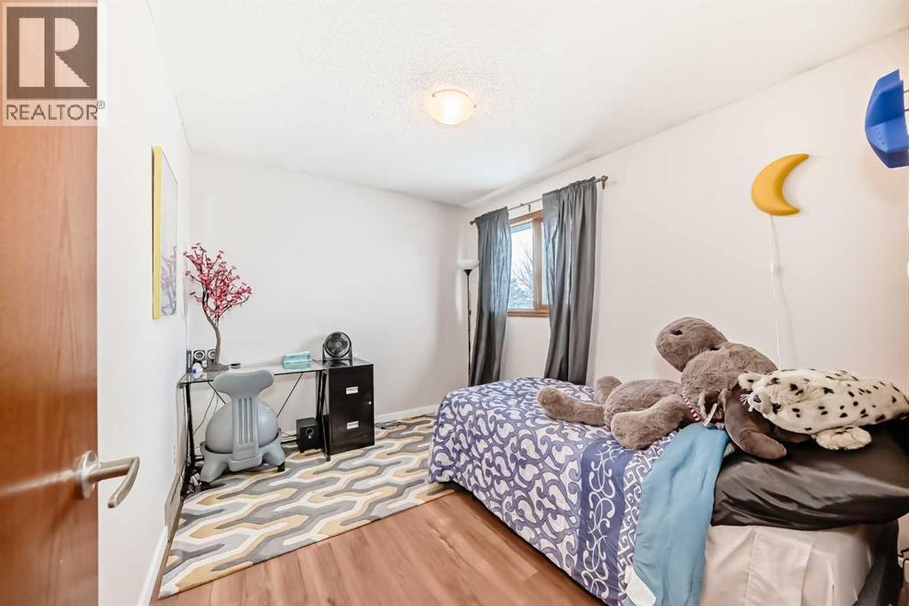 Single Family House for Sale in  Mchugh Place NE Mayland Heights Calgary 