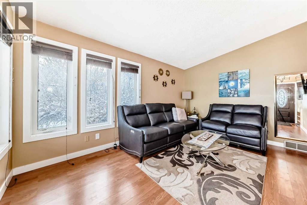 Single Family House for Sale in  Mchugh Place NE Mayland Heights Calgary 
