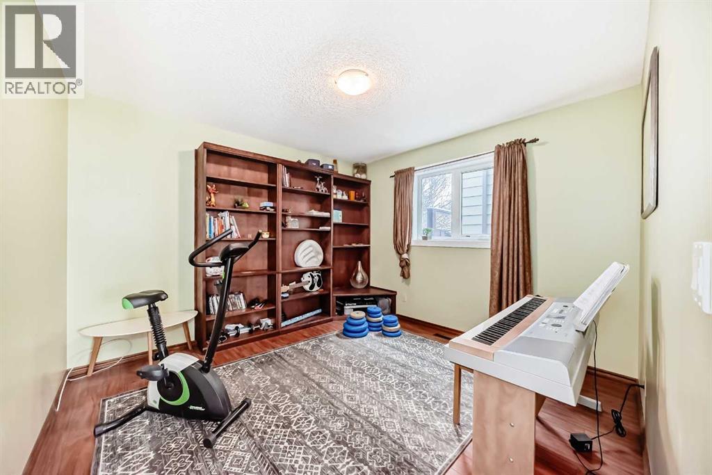 Single Family House for Sale in  Mchugh Place NE Mayland Heights Calgary 