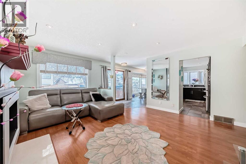 Single Family House for Sale in  Mchugh Place NE Mayland Heights Calgary 