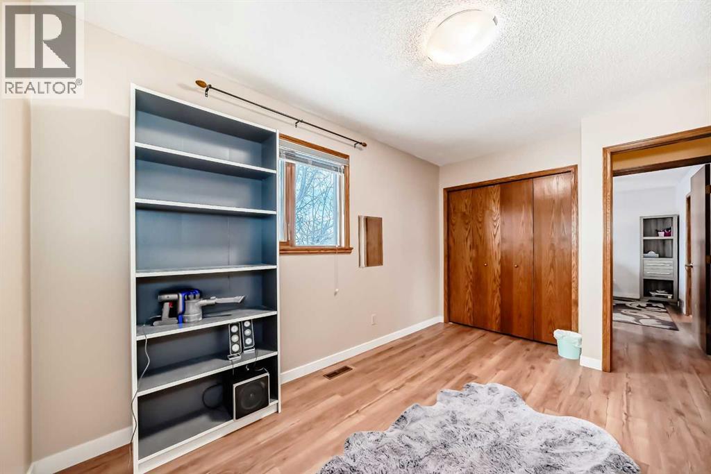 Single Family House for Sale in  Mchugh Place NE Mayland Heights Calgary 