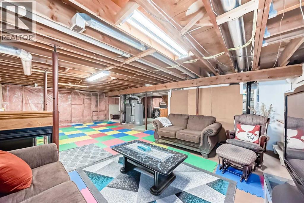 Single Family House for Sale in  Mchugh Place NE Mayland Heights Calgary 