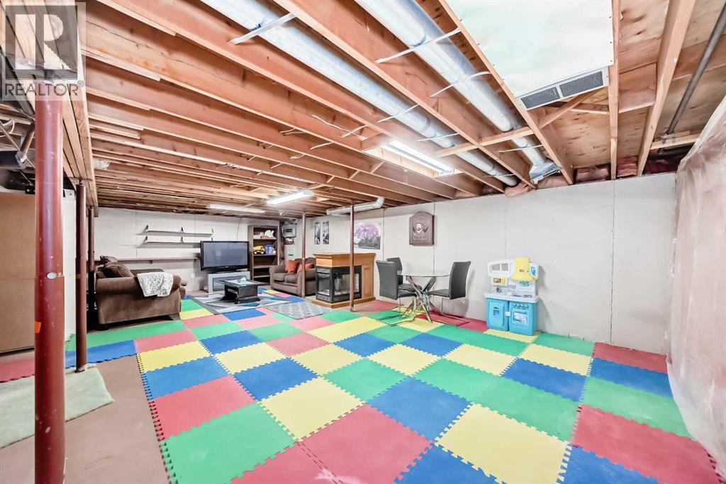 Single Family House for Sale in  Mchugh Place NE Mayland Heights Calgary 