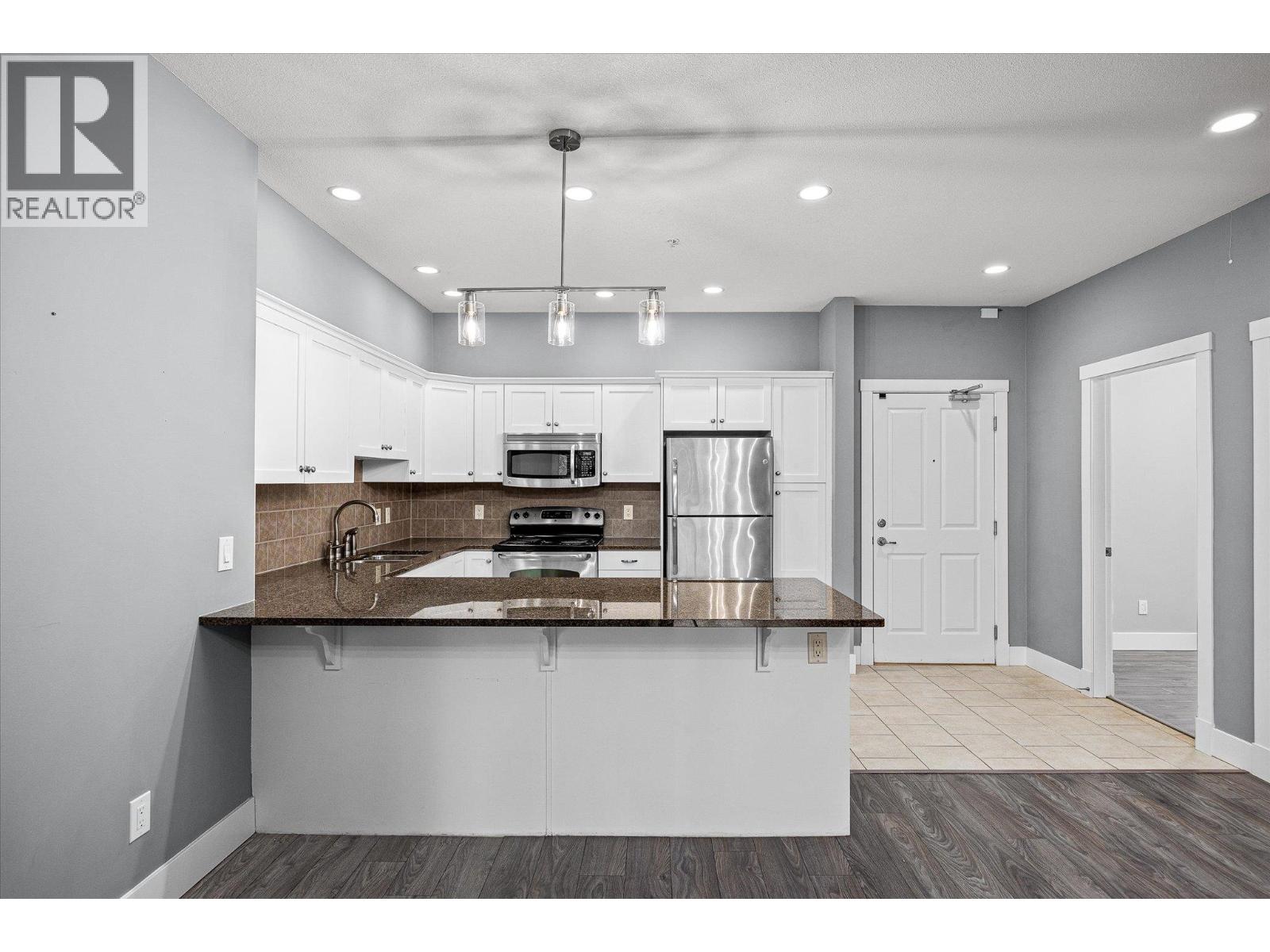 3106 3832 Old Okanagan Highway, Kelowna