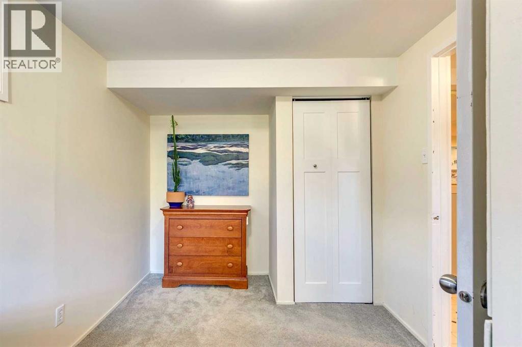 Single Family House Bungalow for Sale in  Worcester Drive SW Wildwood Calgary 