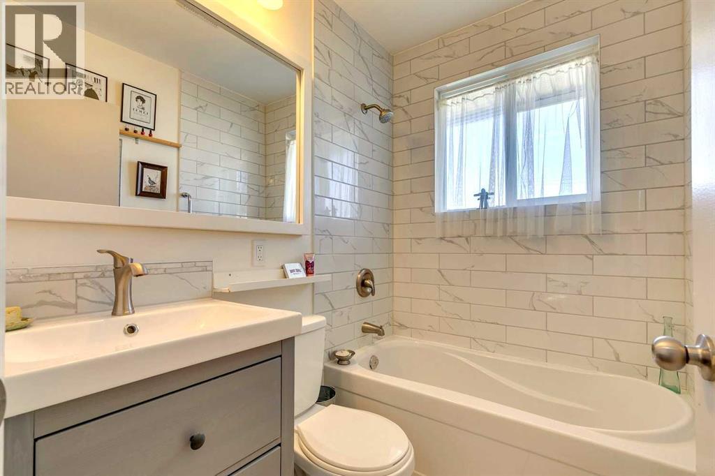 Single Family House Bungalow for Sale in  Worcester Drive SW Wildwood Calgary 