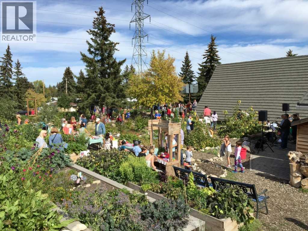 Single Family House Bungalow for Sale in  Worcester Drive SW Wildwood Calgary 