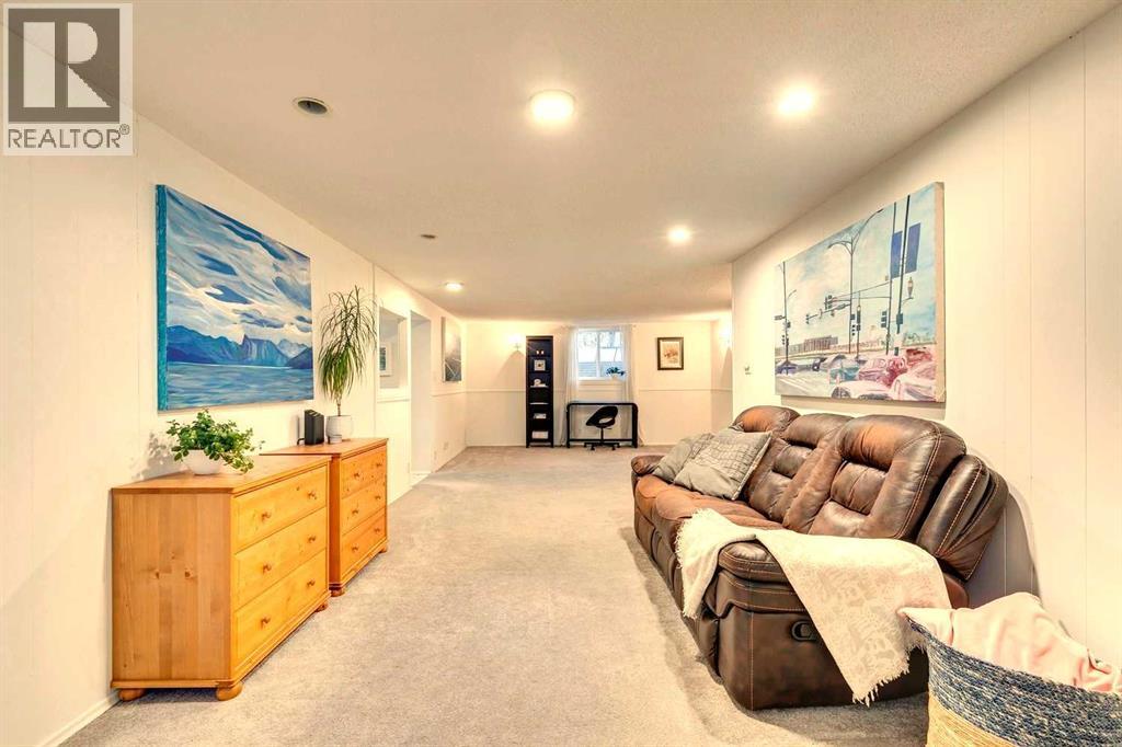 Single Family House Bungalow for Sale in  Worcester Drive SW Wildwood Calgary 