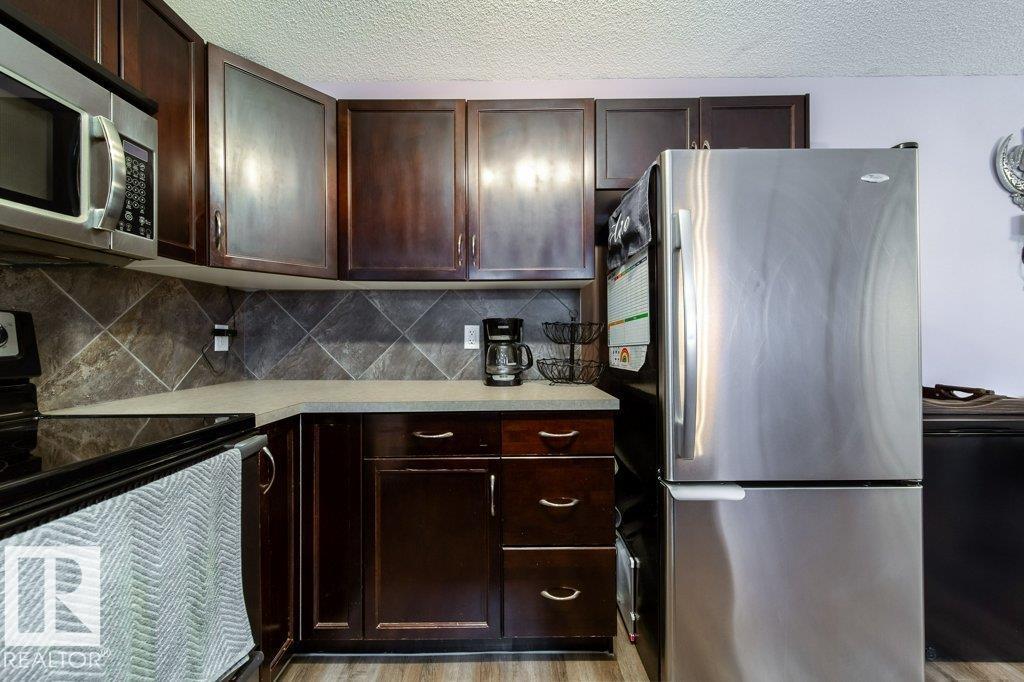 #105 5951 165 AV NW - 8