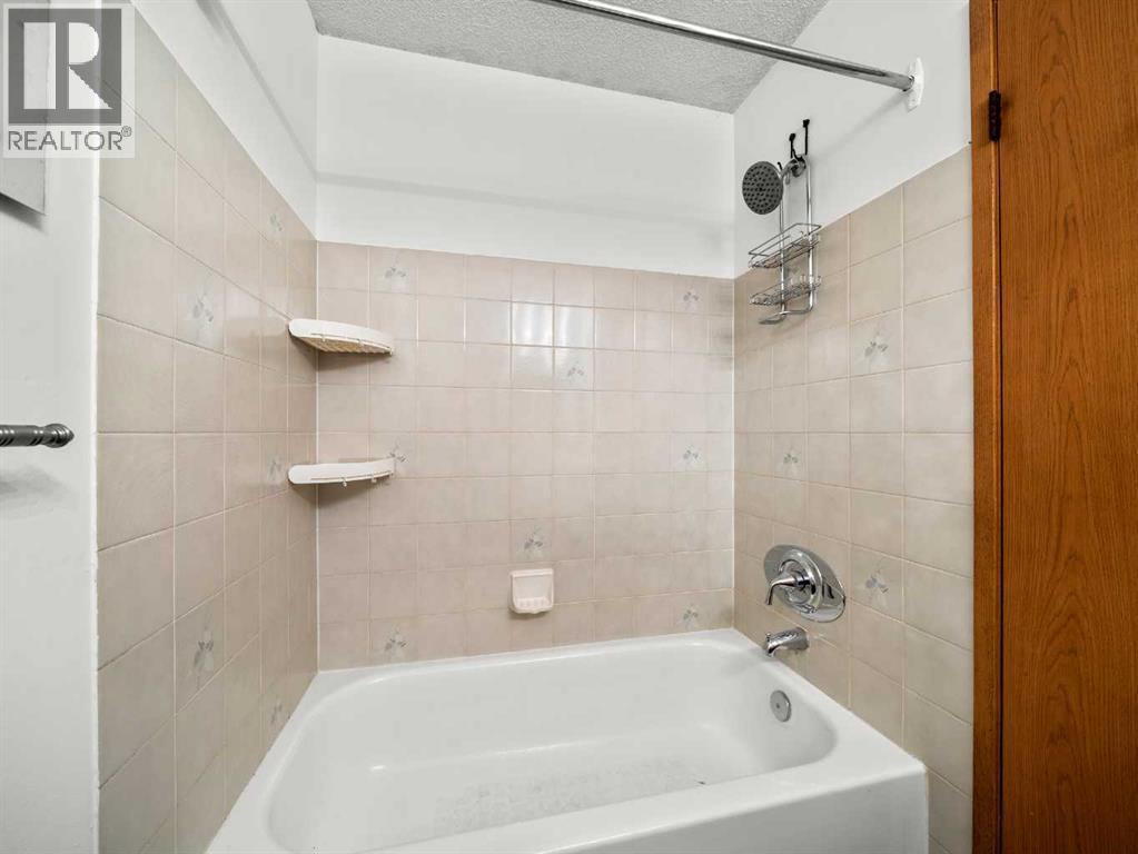 Single Family House for Sale in  Martinbrook Road NE Martindale Calgary 