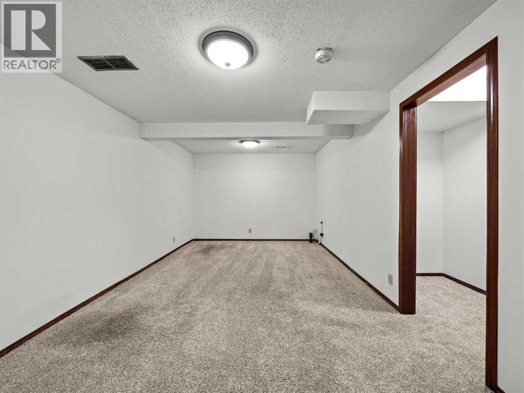 Single Family House for Sale in  Martinbrook Road NE Martindale Calgary 