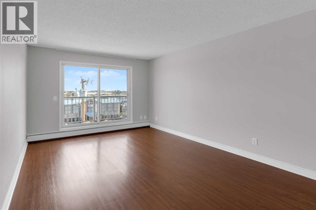 Single Family House for Sale in   Erlton Court SW Parkhill Calgary 