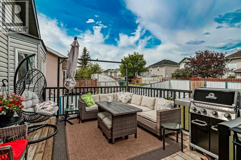 Single Family House 3 Level for Sale in  Harvest Glen Rise NE Harvest Hills Calgary 