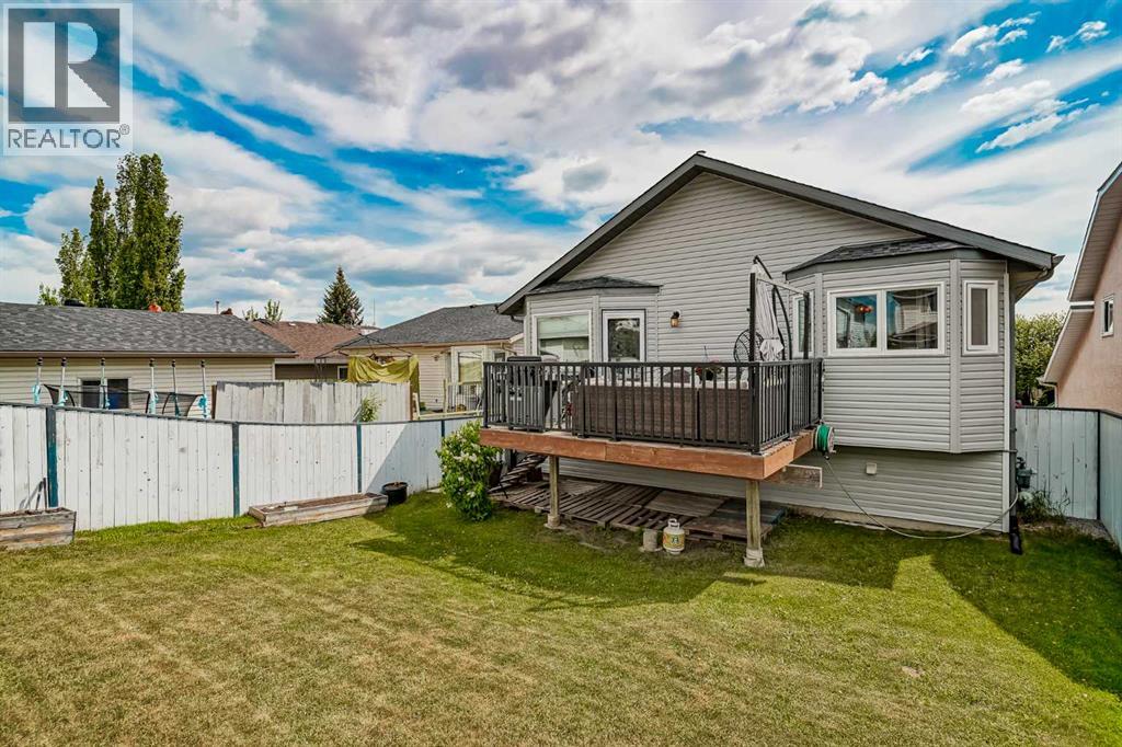 Single Family House 3 Level for Sale in  Harvest Glen Rise NE Harvest Hills Calgary 