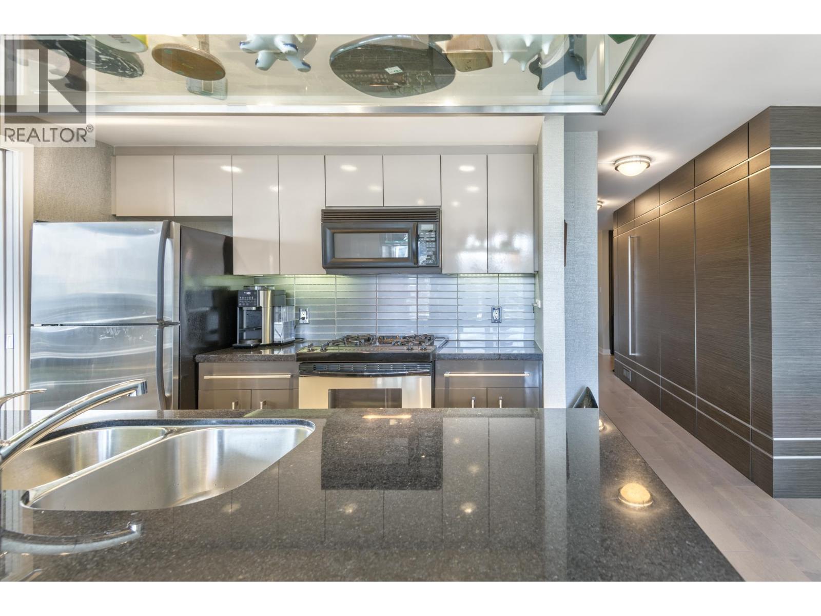 1207 1408 STRATHMORE MEWS, Vancouver