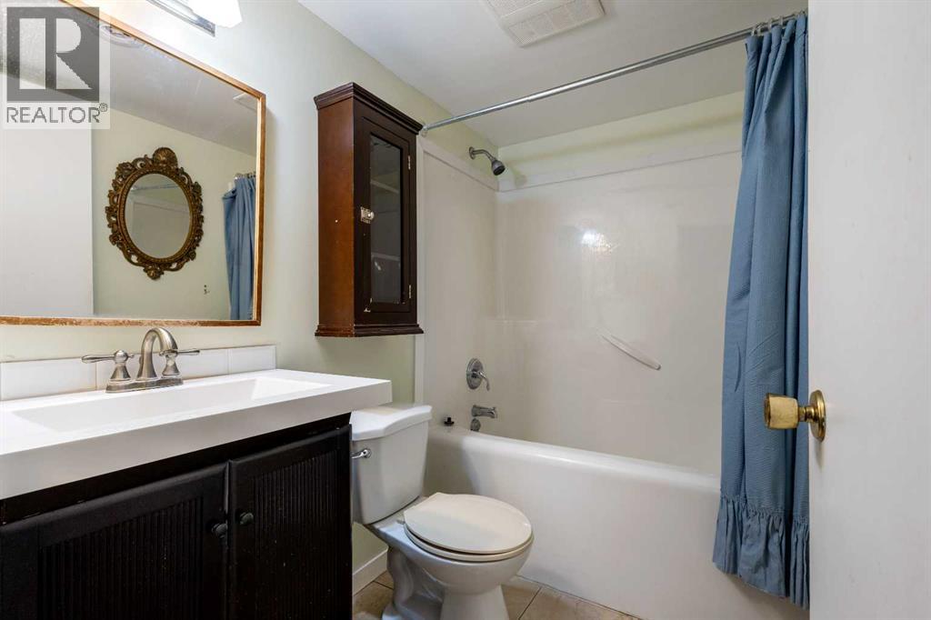 Single Family House for Sale in    Street NW Varsity Calgary 