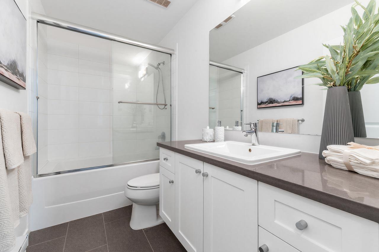 14 10433 158 STREET, Surrey