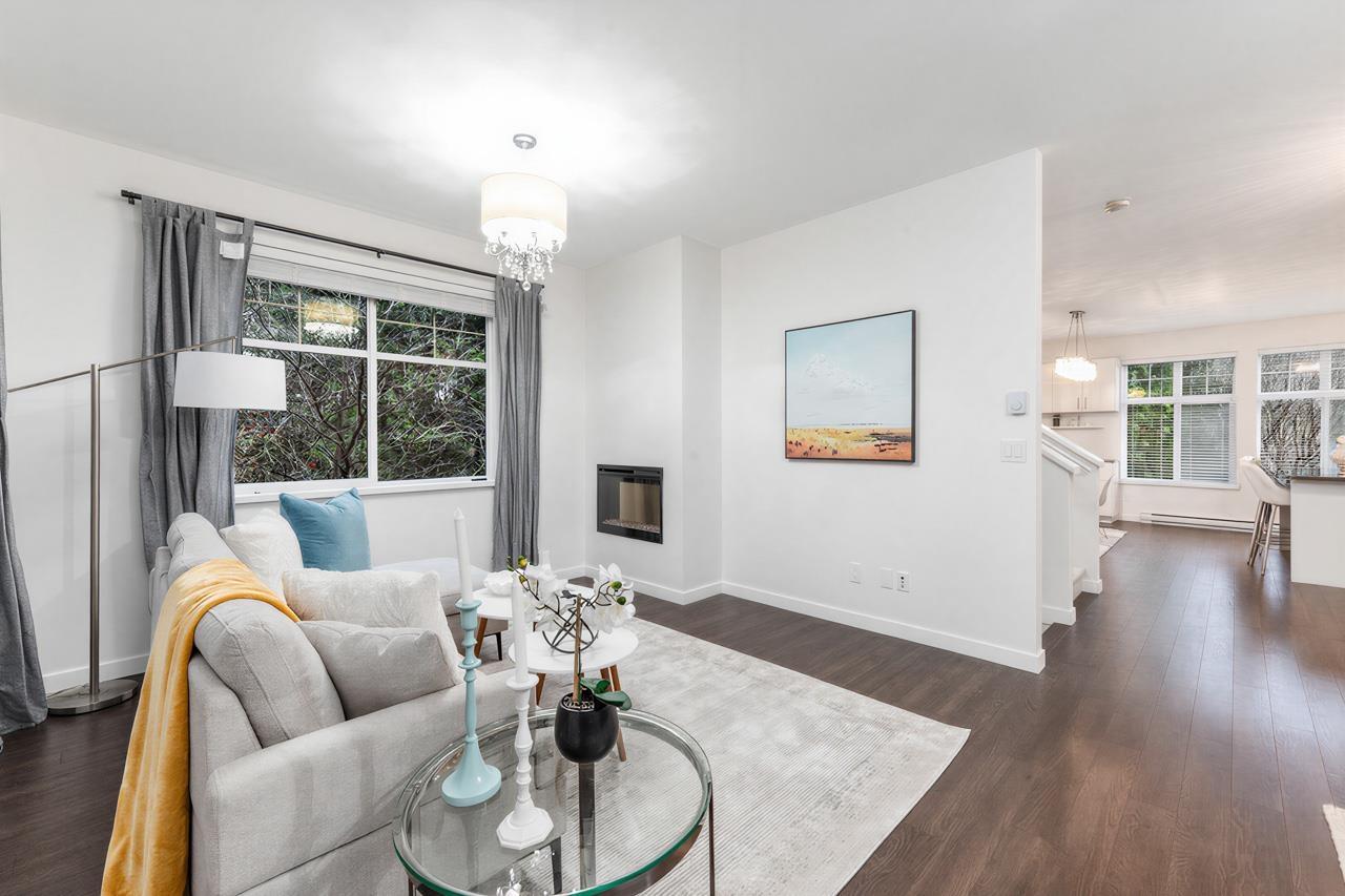 14 10433 158 STREET, Surrey