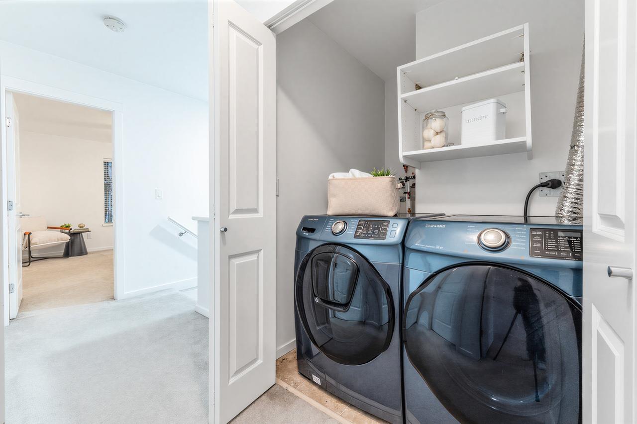 14 10433 158 STREET, Surrey