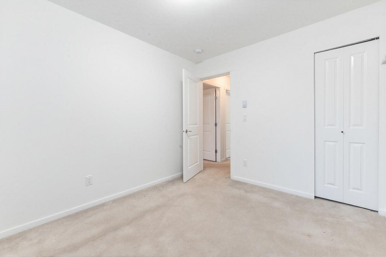 14 10433 158 STREET, Surrey