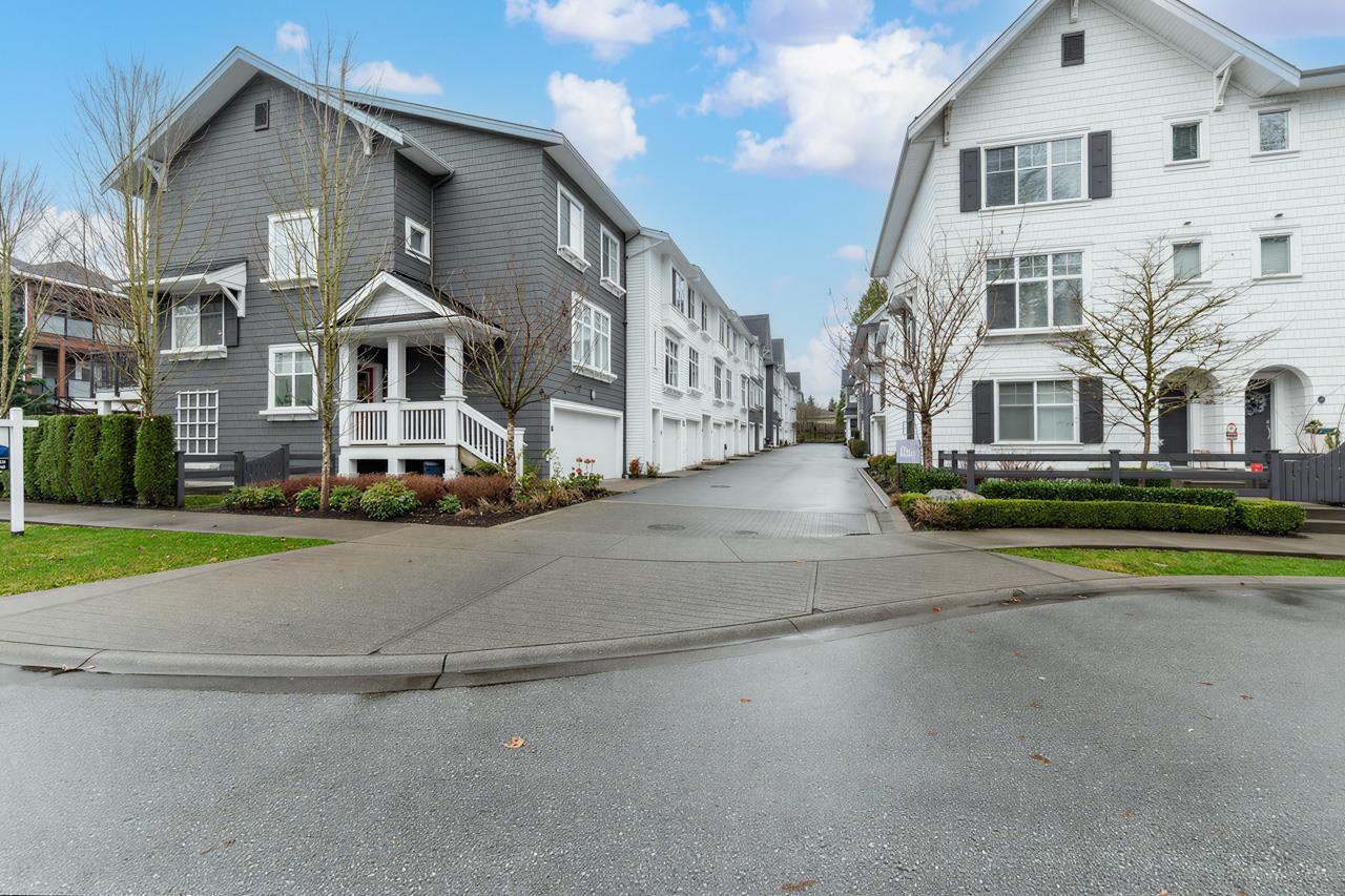 14 10433 158 STREET, Surrey