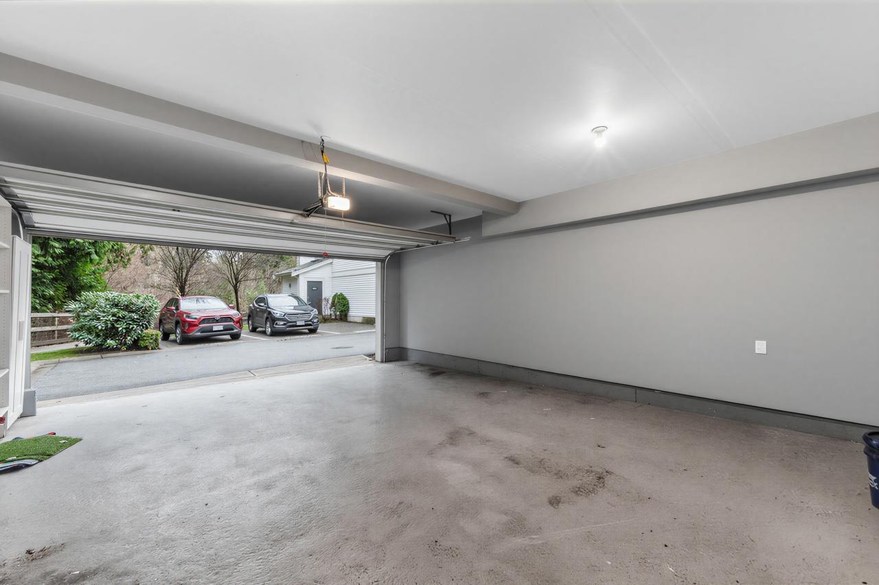 14 10433 158 STREET, Surrey