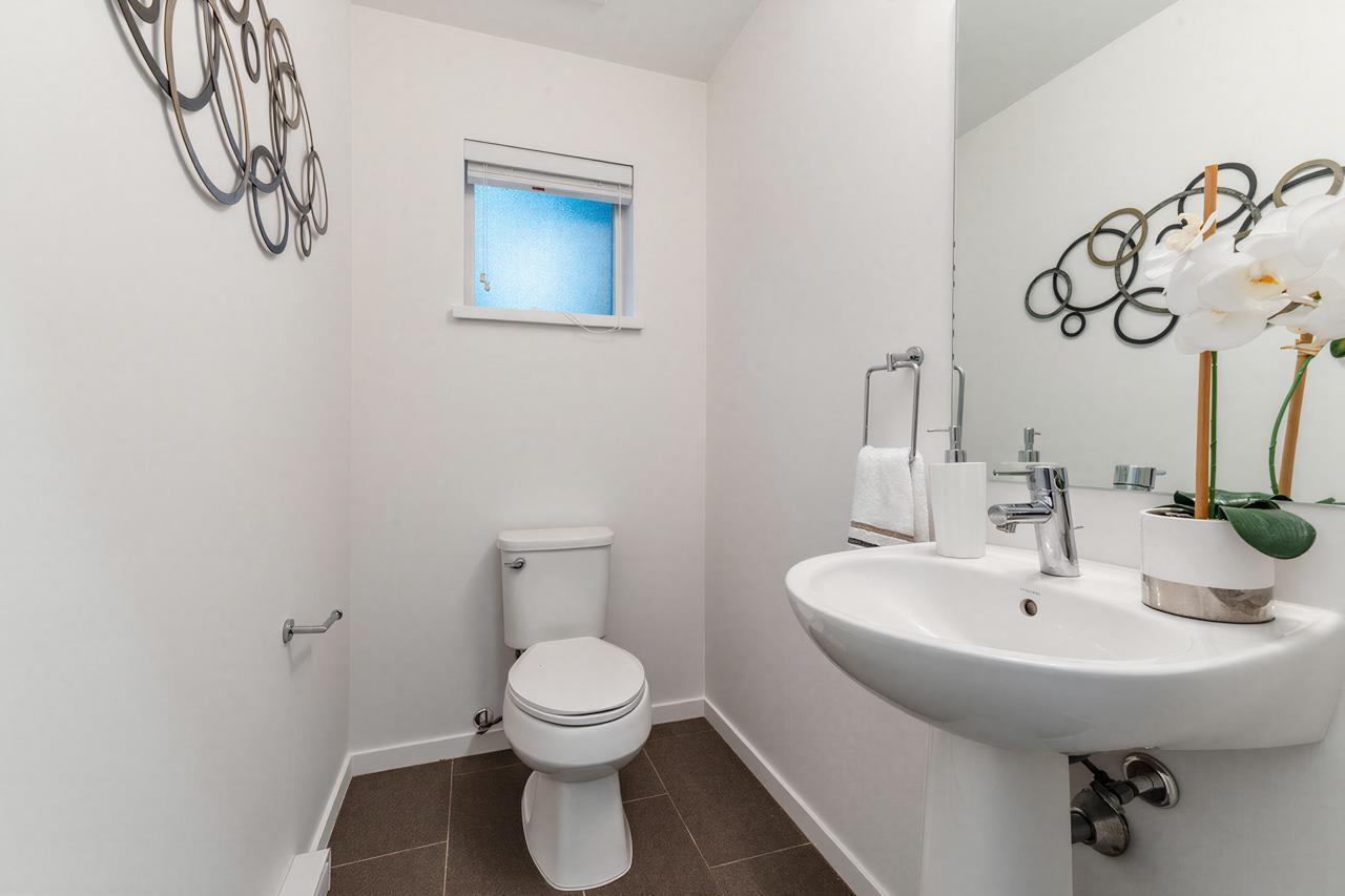 14 10433 158 STREET, Surrey