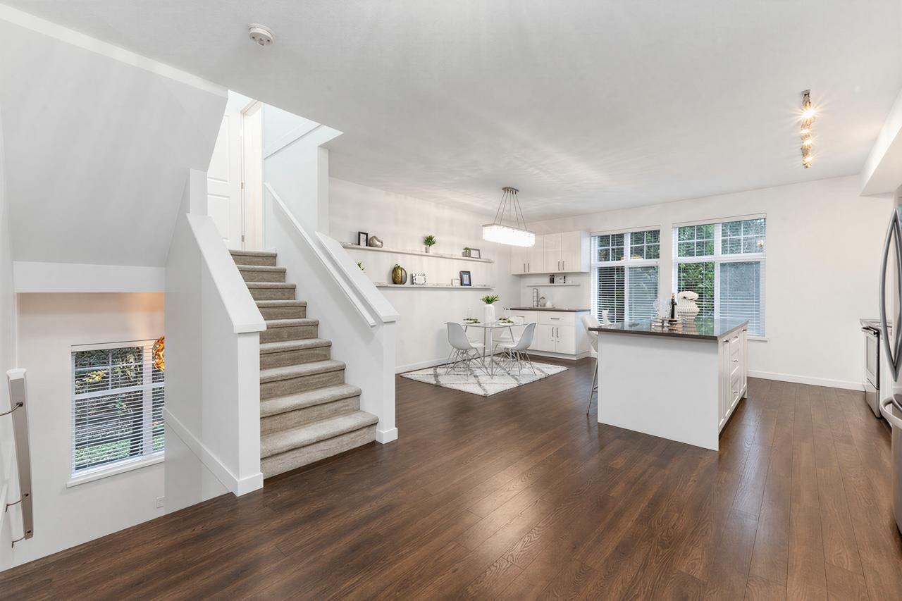 14 10433 158 STREET, Surrey