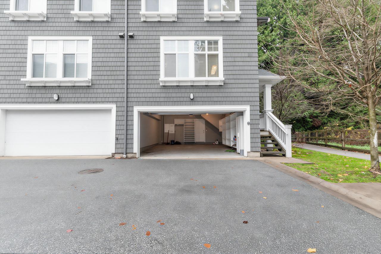 14 10433 158 STREET, Surrey