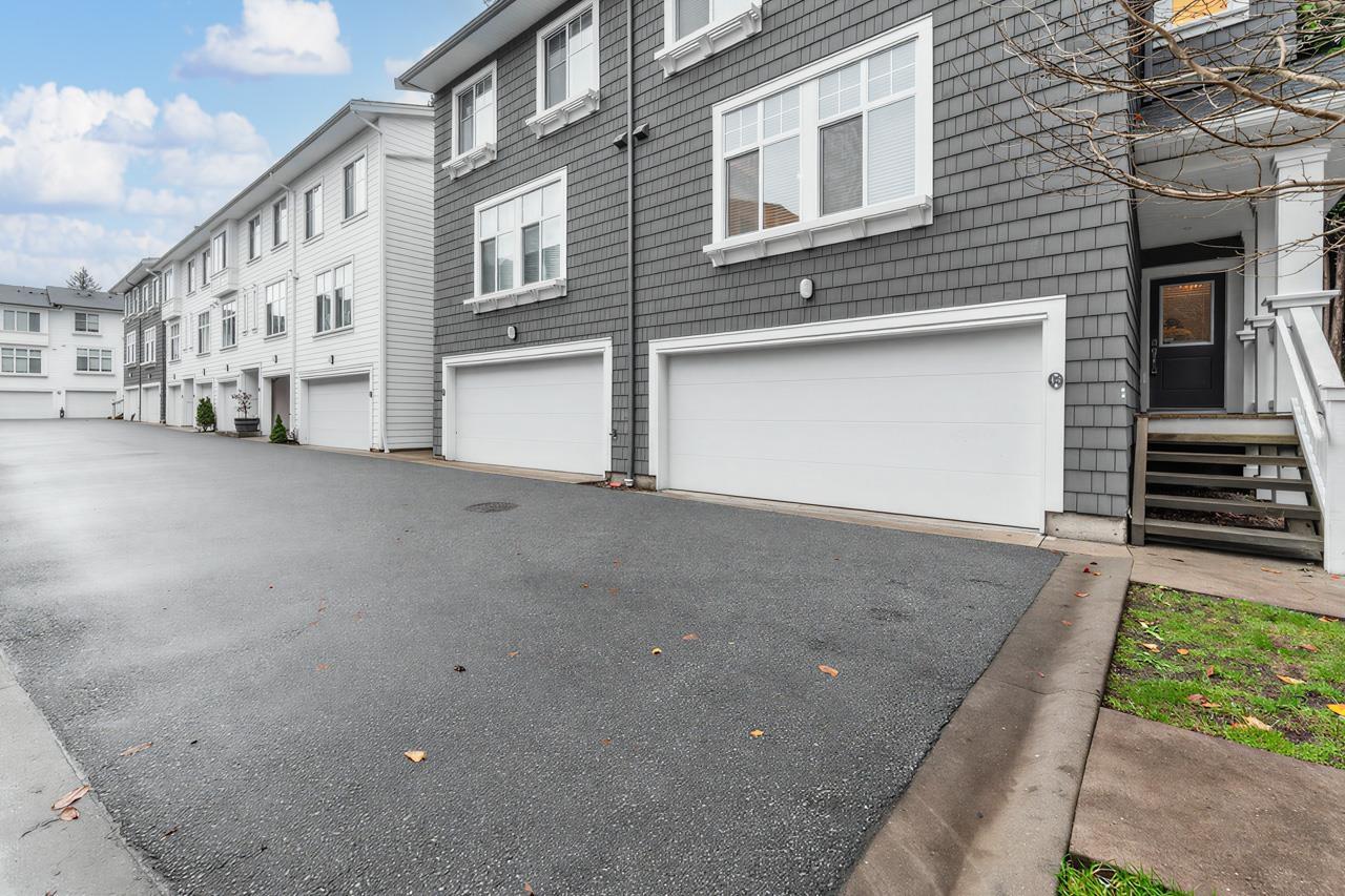 14 10433 158 STREET, Surrey