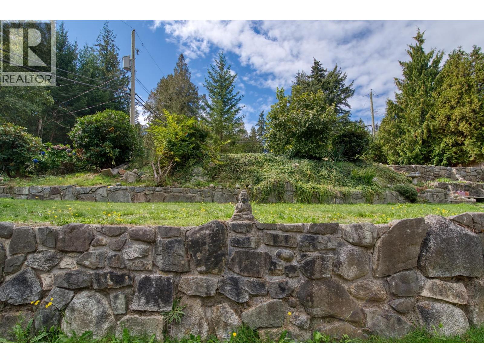 7712 FAWN ROAD, Halfmoon Bay