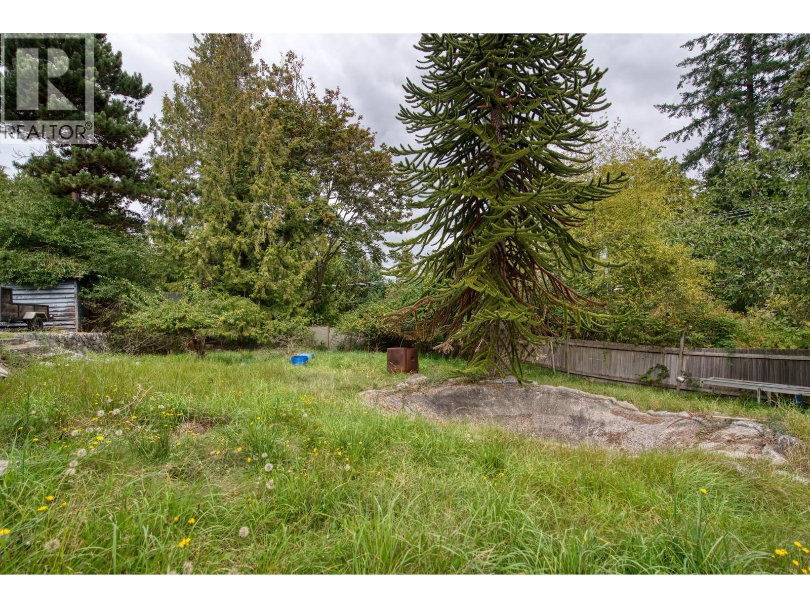 7712 FAWN ROAD, Halfmoon Bay